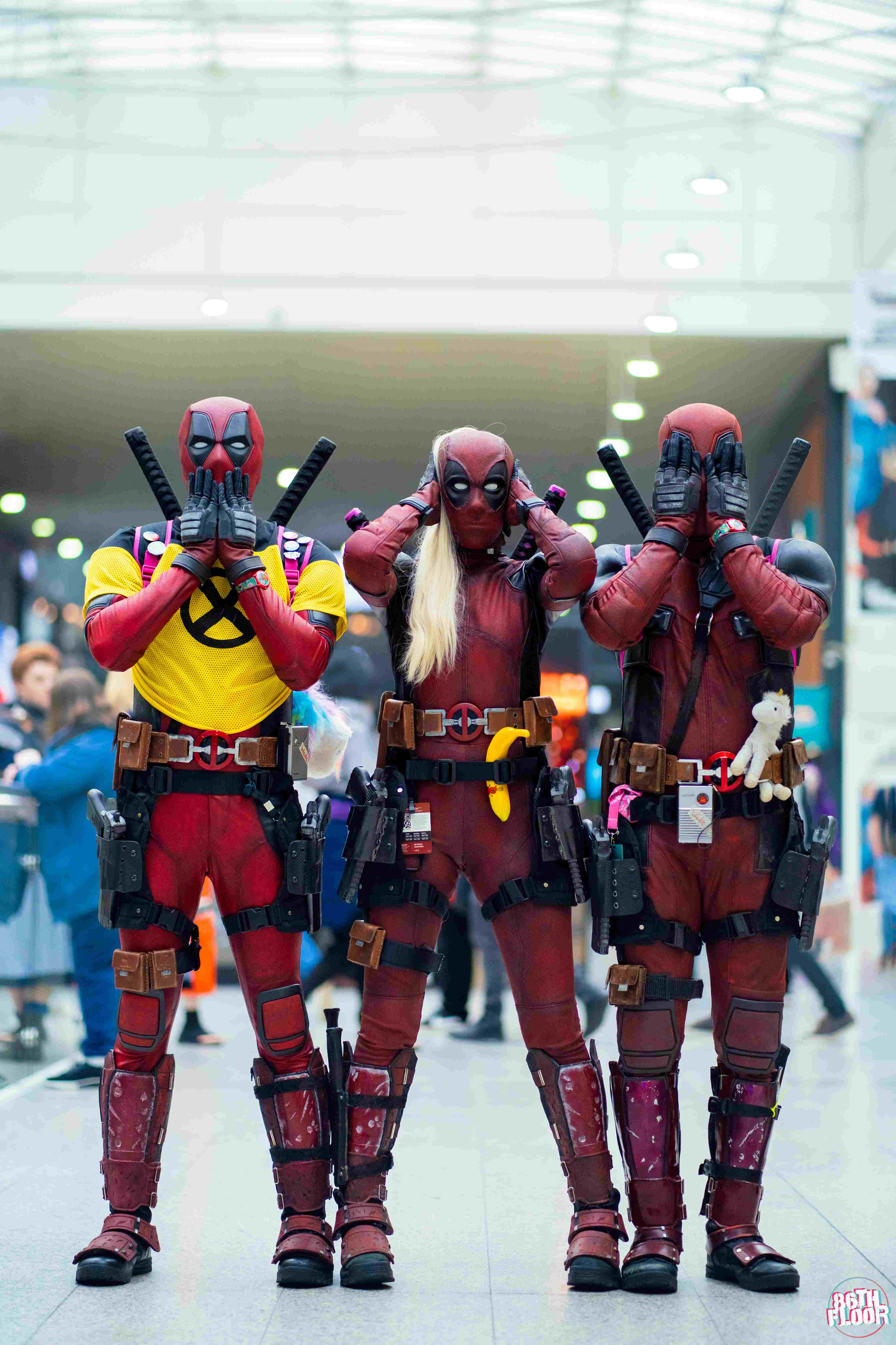 Deadpool cosplayers